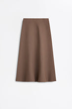 Load image into Gallery viewer, CREPE KNIT SOFT HEM SKIRT - WHISKEY
