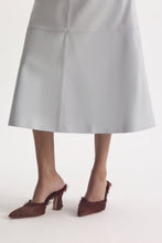 Load image into Gallery viewer, C6210758L-LEATHER-LONG-SKIRT-TINTED.GREY-SCANLANTHEODORE-6_1773358343
