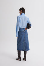 Load image into Gallery viewer, C6211011J-DENIM-MID-WAIST-PENCIL-SKIRT-JB.WASHED.INDIGO-SCANLANTHEODORE-4_1770680377
