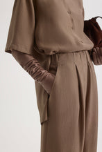 Load image into Gallery viewer, C6221506-SILK-JACQUARD-CROP-TROUSER-MILITARY-SCANLANTHEODORE-5_1770680880
