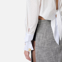 Load image into Gallery viewer, Poplin shirt with rhinestones and knot
