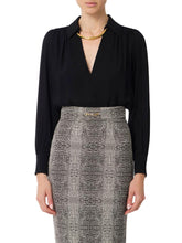 Load image into Gallery viewer, Blouse in georgette fabric with jewel detail
