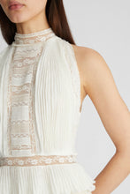 Load image into Gallery viewer, Sleeveless Embroidery Shirt
