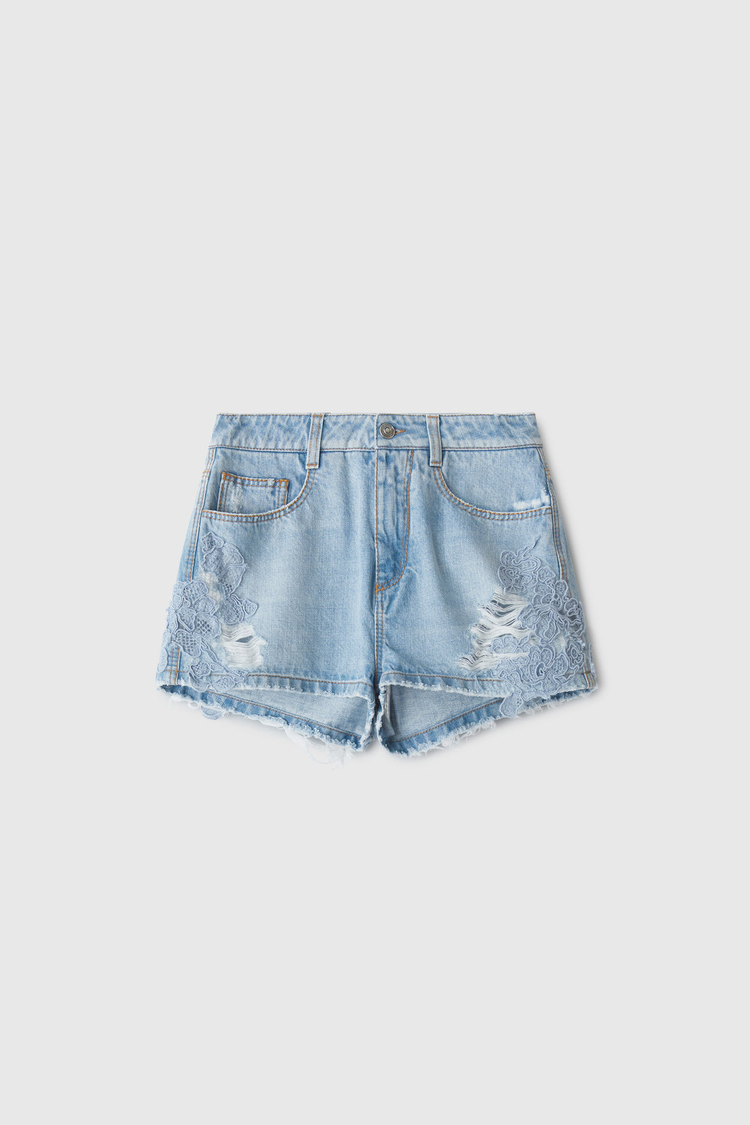 Shorts with lace
