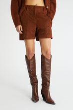 Load image into Gallery viewer, Suede bermuda shorts with handmade shading effect
