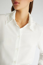 Load image into Gallery viewer, Silk shirt with lace details
