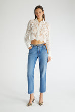 Load image into Gallery viewer, Cropped lace shirt
