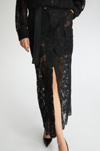 Load image into Gallery viewer, Midi skirt in rebrodè lace
