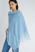 Load image into Gallery viewer, Pure cashmere stole with lace
