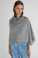 Load image into Gallery viewer, Pure cashmere stole with lace
