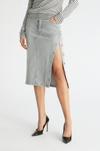 Load image into Gallery viewer, Pencil skirt with buttons
