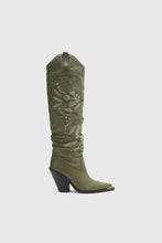 Load image into Gallery viewer, High Texan with crocodile print and embroidery
