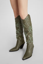 Load image into Gallery viewer, High Texan with crocodile print and embroidery
