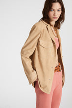 Load image into Gallery viewer, Single-breasted jacket in clouded suede with topstitching and broguing details.
