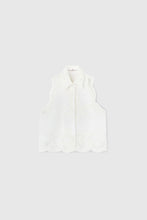 Load image into Gallery viewer, Sleeveless shirt with valencienne lace
