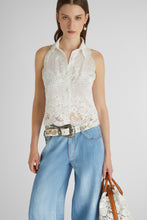 Load image into Gallery viewer, Sleeveless shirt with valencienne lace
