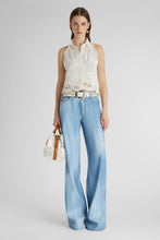 Load image into Gallery viewer, Sleeveless shirt with valencienne lace
