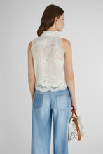 Load image into Gallery viewer, Sleeveless shirt with valencienne lace
