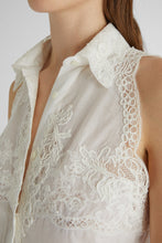 Load image into Gallery viewer, Sleeveless shirt with valencienne lace

