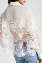 Load image into Gallery viewer, Oversize shirt in cotton muslin with lace detail on hem
