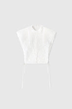 Load image into Gallery viewer, Muslin bib with valencienne lace
