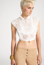 Load image into Gallery viewer, Muslin bib with valencienne lace
