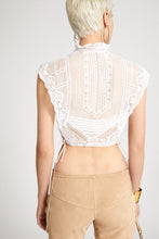 Load image into Gallery viewer, Muslin bib with valencienne lace
