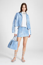 Load image into Gallery viewer, Silk blend micro-striped crop shirt

