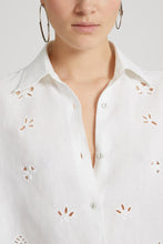 Load image into Gallery viewer, Cotton linen crop shirt with geometric cut-out
