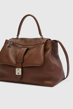 Load image into Gallery viewer, Liza medium in hammered calfskin
