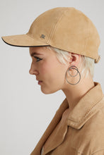 Load image into Gallery viewer, Basball hat in suede
