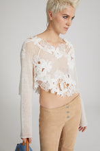 Load image into Gallery viewer, Pure cashmere crop sweater with long sleeves and three-dimensional floral embroidery made by hand
