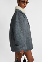 Load image into Gallery viewer, Over parka with zip and shearling collar
