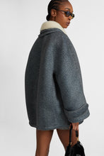 Load image into Gallery viewer, Over parka with zip and shearling collar
