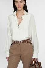 Load image into Gallery viewer, Pure silk shirt with front pleats
