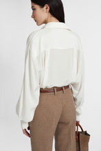Load image into Gallery viewer, Pure silk shirt with front pleats
