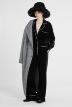 Load image into Gallery viewer, Palazzo pants in velvet with contrast piping
