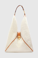 Load image into Gallery viewer, Dudu large in shearling
