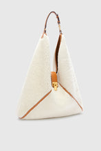 Load image into Gallery viewer, Dudu large in shearling
