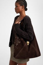 Load image into Gallery viewer, Dudu large embroidered in suede

