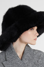 Load image into Gallery viewer, Pamela hat in fox-effect shearling
