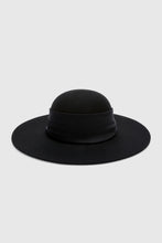 Load image into Gallery viewer, Dudu hat in wool felt
