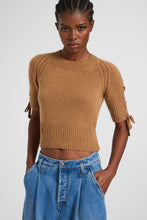 Load image into Gallery viewer, Short-sleeve sweater in pure cashmere with side braid detail
