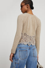 Load image into Gallery viewer, Cropped cardigan in pure cashmere with mandarin collar and rebrodè lace
