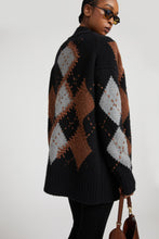 Load image into Gallery viewer, Cashmere cardigan with argyle motif in contrasting shades
