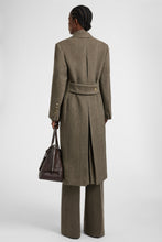 Load image into Gallery viewer, Tailored coat in a virgin wool, silk, and cashmere blend with resca pattern
