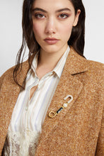 Load image into Gallery viewer, Single-breasted jacket in a blend of virgin wool and silk with a herringbone pattern
