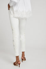 Load image into Gallery viewer, Five-pocket denim jeans with rebrodé lace
