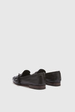 Load image into Gallery viewer, Vintage black nappa moccasin with brogue fringes and strap

