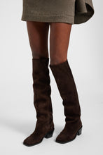 Load image into Gallery viewer, Stretch calfskin boot with brogue detail
